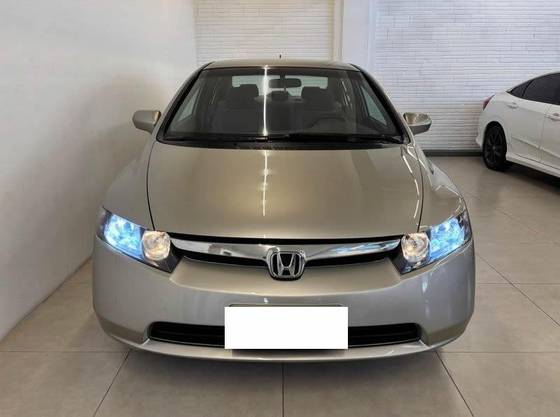 HONDA CIVIC 1.8 LXS 16V FLEX 4P AUTOMÁTICO HONDA CIVIC 1.8 LXS 16V FLEX 4P AUTOMÁTICO